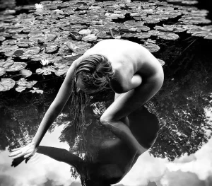 Nude Geographies por Praxis Gallery