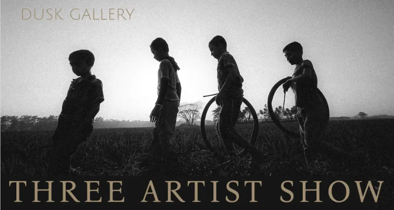 Three Artist Show por Dusk Gallery